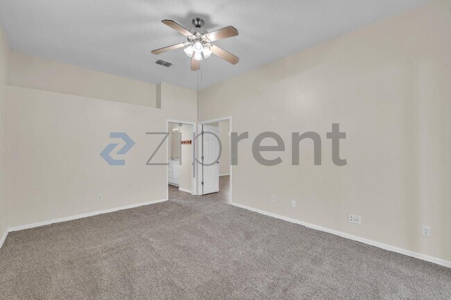 Building Photo - 2012 Dumont Dr