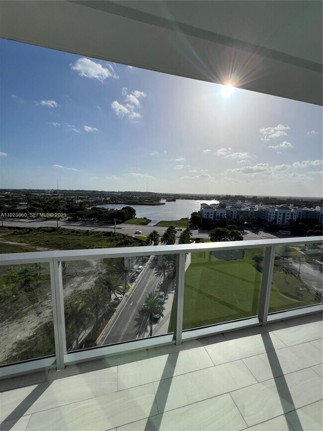 Building Photo - 2000 Metropica Wy