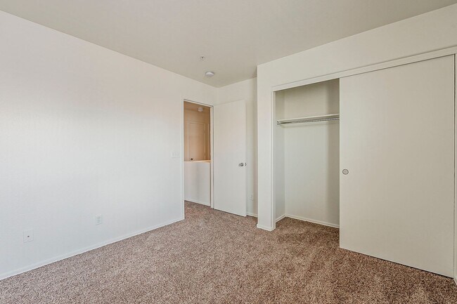 Building Photo - Beautiful Townhome in Phoenix Arizona