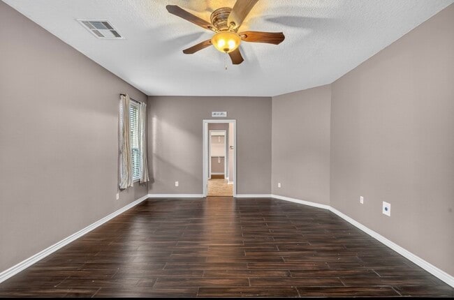 Building Photo - 11623 Greensbrook Garden Dr