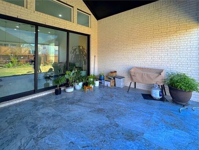 Building Photo - 213 Camille St
