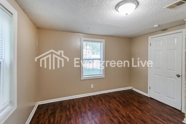 Building Photo - 375 George Rd