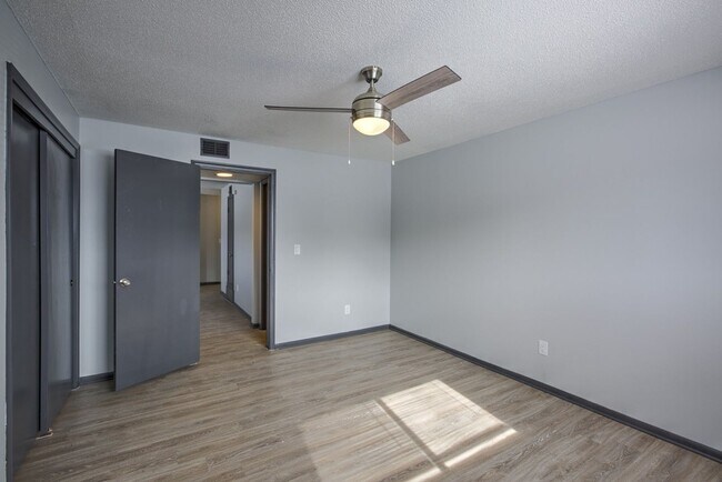 Building Photo - 121st and Dodge Expressway - freshly remod...