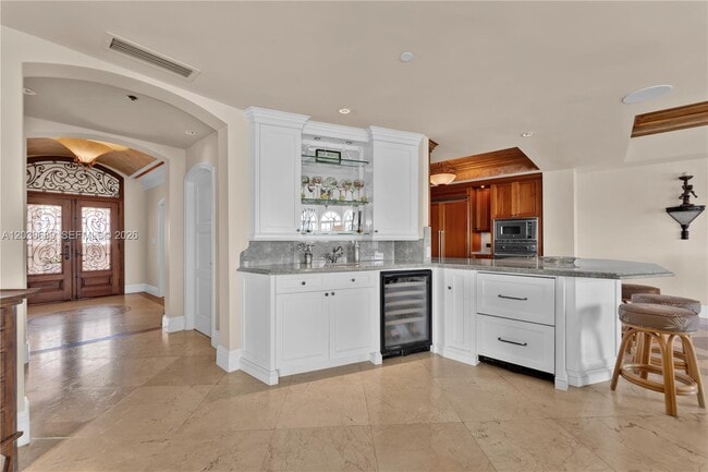 Building Photo - 2244 Fisher Island Dr