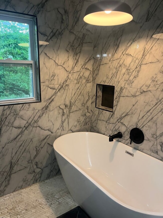 Building Photo - 2 BR/1BA | Newly Renovated Unit| In Scottsdale, Georgia