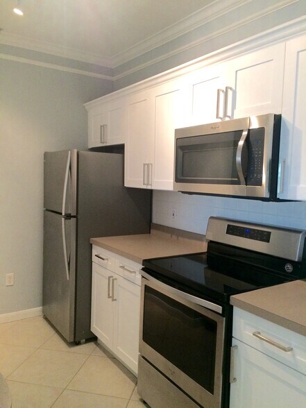 Building Photo - 4345 Bayside Village Dr
