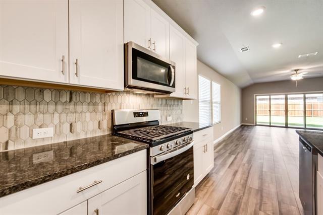 Building Photo - 605 Cedar Springs Dr