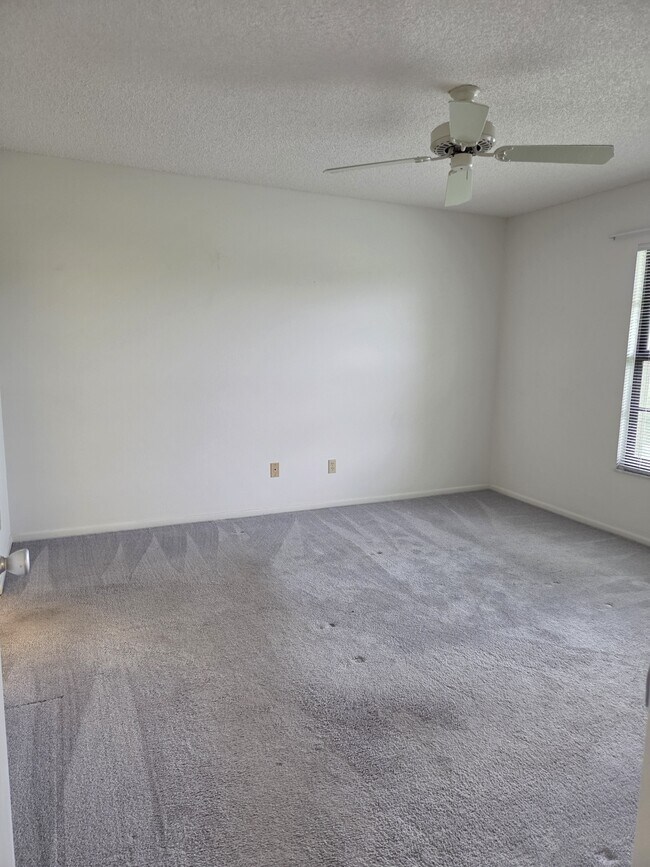 Building Photo - 21 Plantation Dr