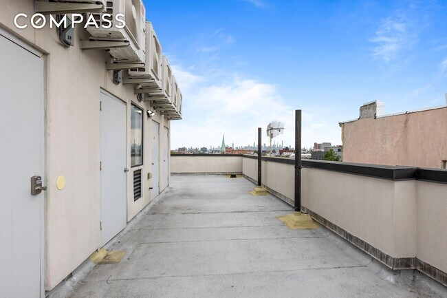 Building Photo - 1390 Putnam Ave