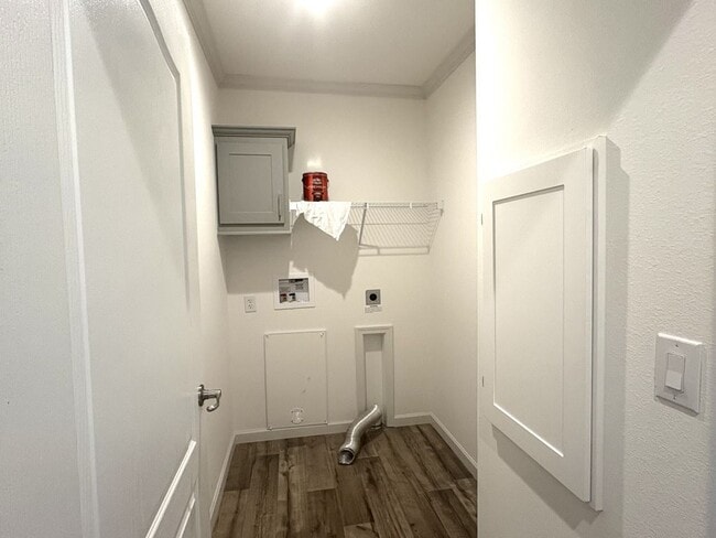 Building Photo - 34651 Robins Song Rd