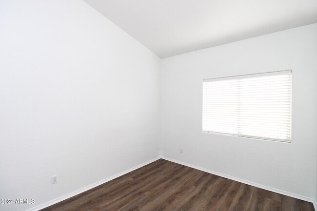 Building Photo - 14501 N 100th Way