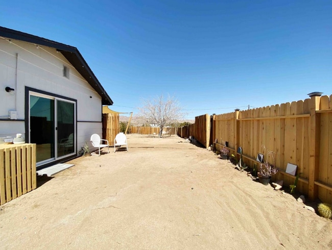 Building Photo - 61814 Valley View Cir