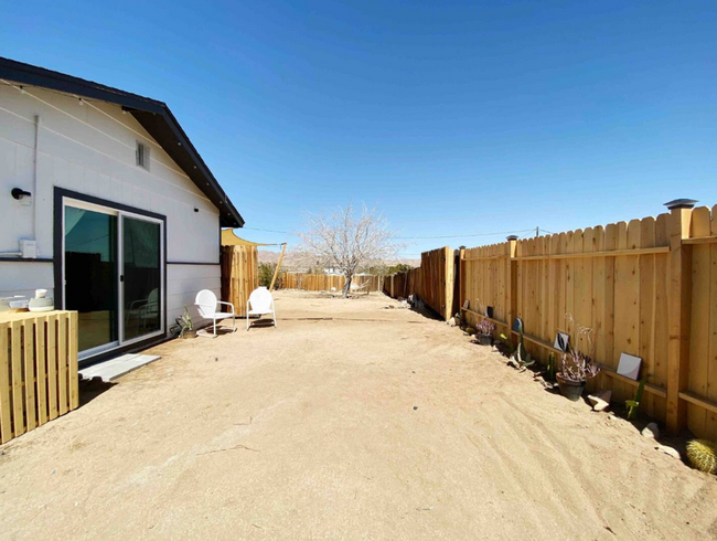 Building Photo - Beautiful 3-Bedroom, 2-Bath Home in Joshua...