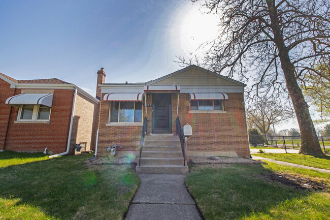 Primary Photo - 2337 Park Ave