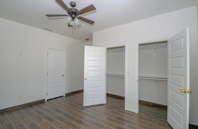 Building Photo - 3012 West Dr