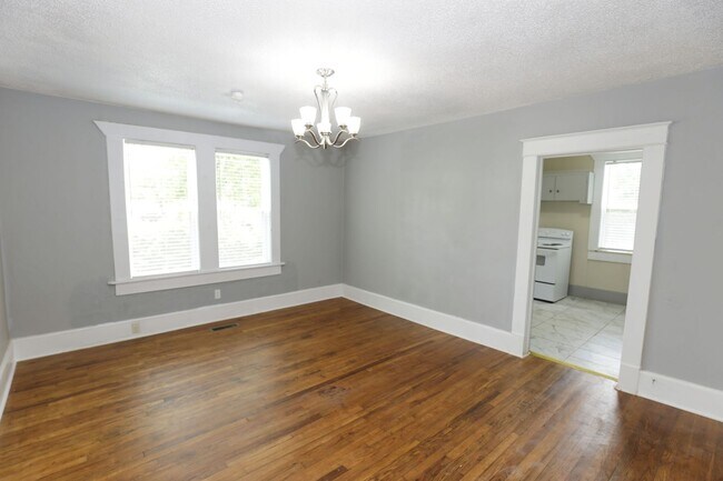 Building Photo - Spacious 4-Bedroom Home with Modern Upgrad...