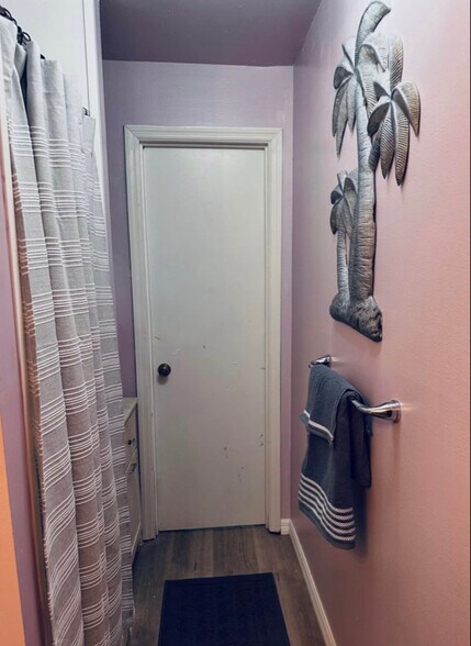 Building Photo - 2545 S Zellner Dr