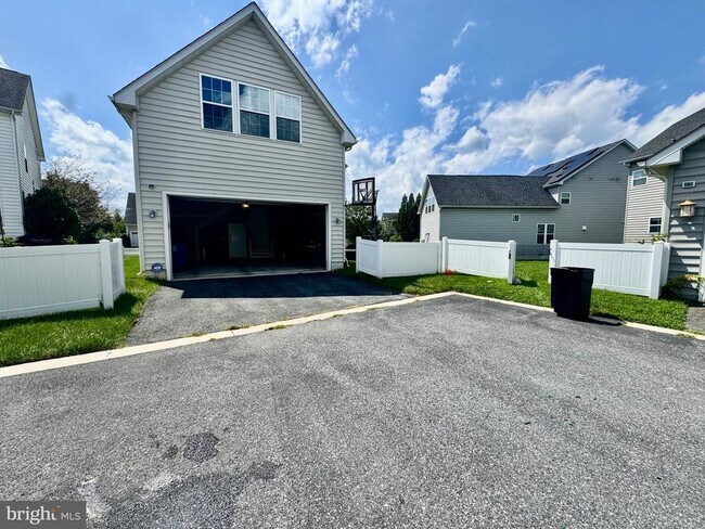 Building Photo - 22342 Heron Neck Terrace