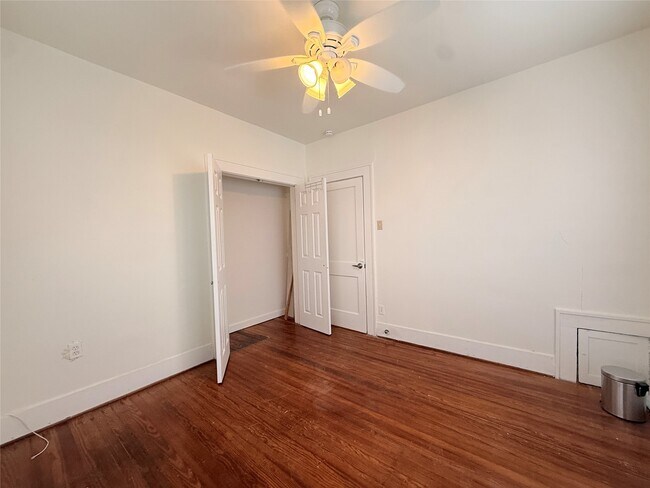 Building Photo - 1201 W Gray St