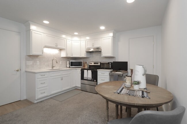 Building Photo - 159 Redfern Dr