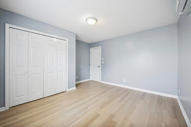 Building Photo - 259 Pine St