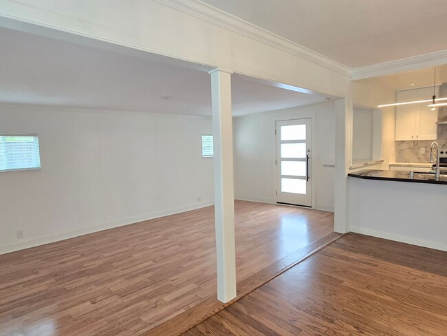 Building Photo - Beautifully Updated 4-Bedroom Home with Fo...