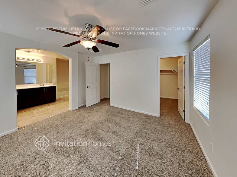 Building Photo - 1385 S Moccasin Trail