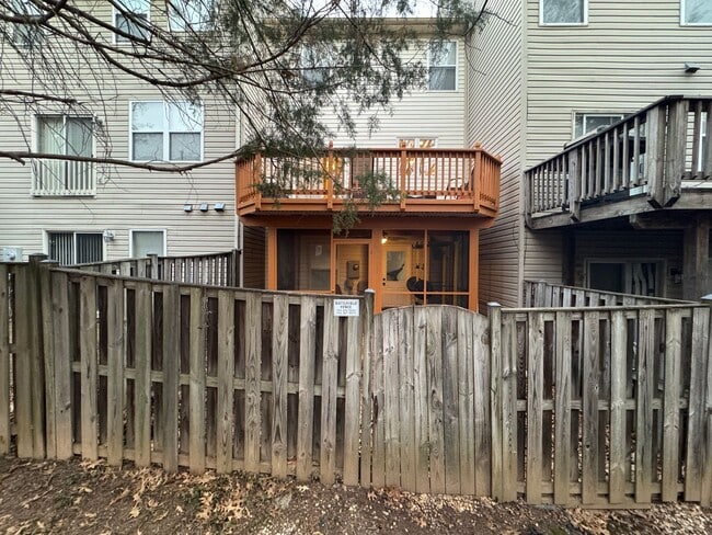 Building Photo - Stunning 3 Bed 2.5 Bath Home With Fenced Yard In Beautiful Harris Property