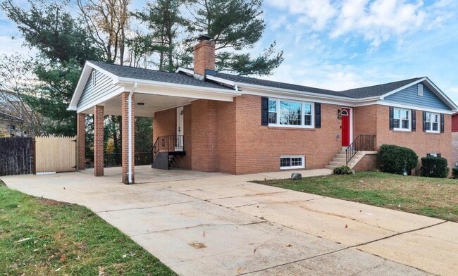 Building Photo - 9535 Fort Foote Rd