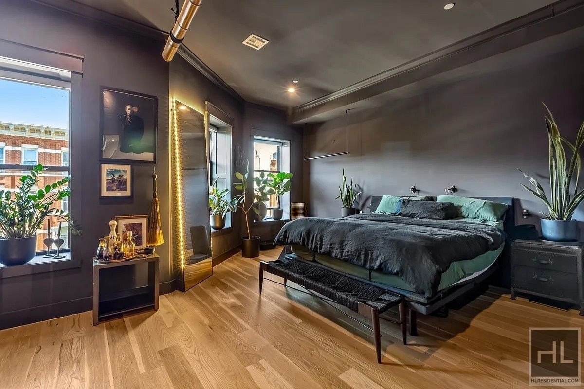 Building Photo - Gorgeous Townhome in Bed Stuy!