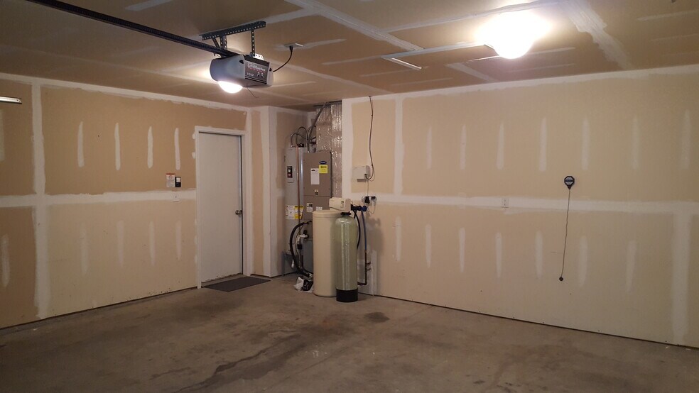 Building Photo - 5598 Dunston Dr