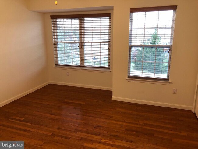 Building Photo - 14210 Autumn Cir