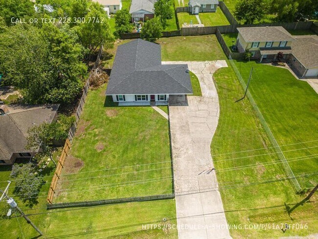 Building Photo - 410 Old Spanish Trail