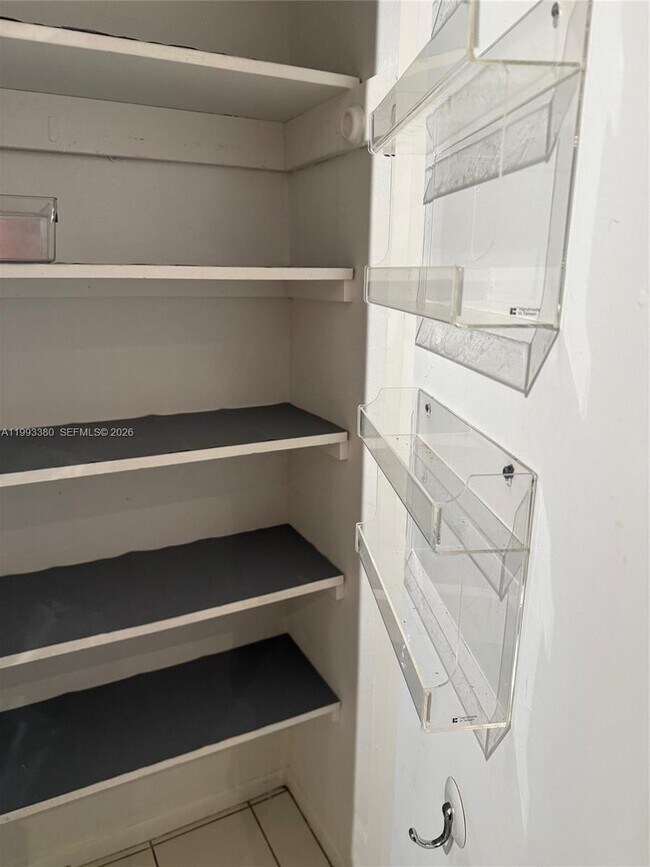 Building Photo - 440 Paradise Isle Blvd