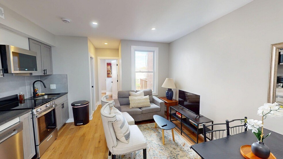 Building Photo - 1825 Providence St NE