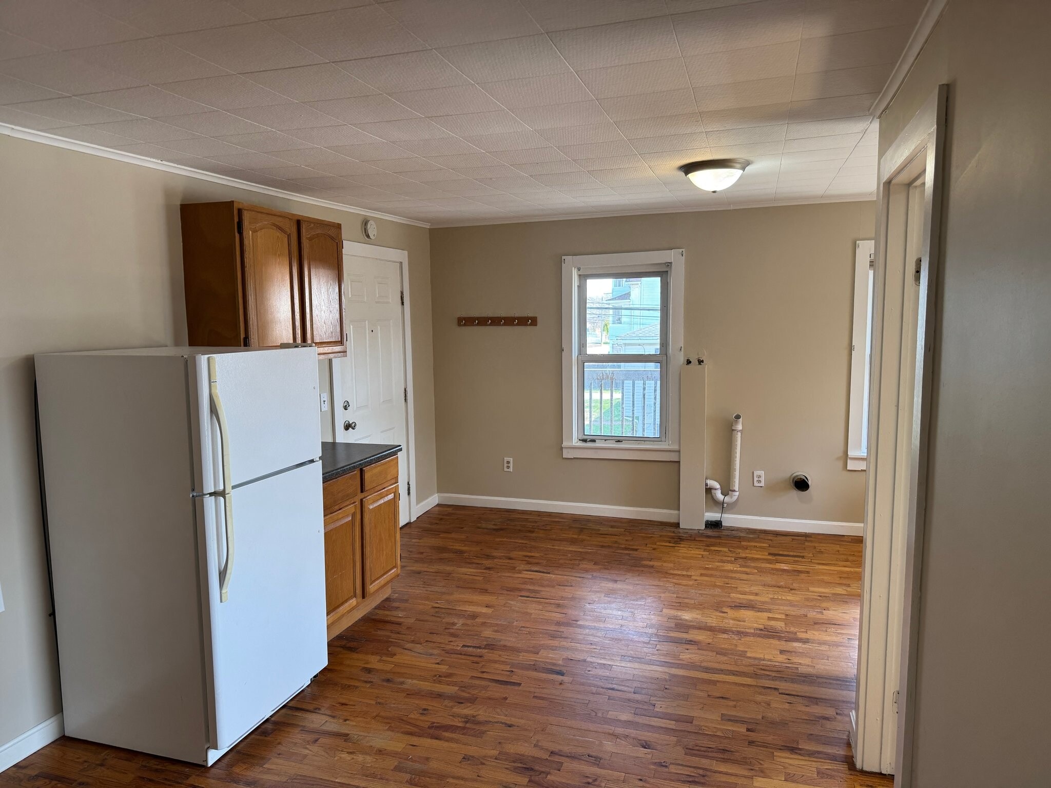 Building Photo - 98 Van Den Noort St