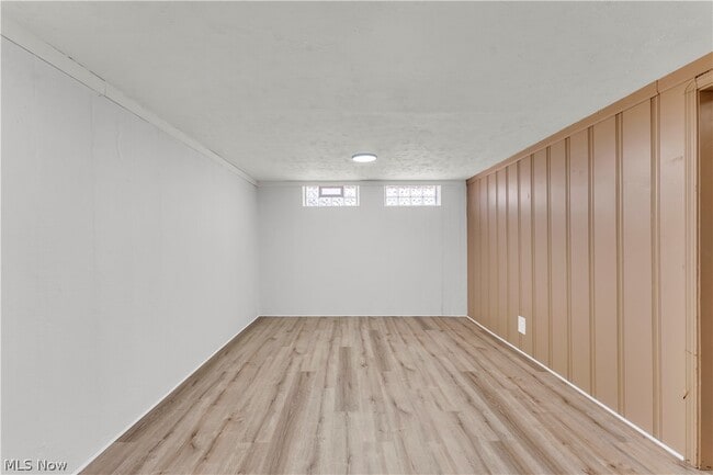 Building Photo - 13305 Shady Oak Blvd