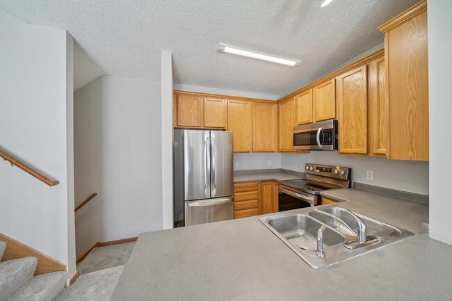 Kitchen - 7348 Timber Crest Dr S