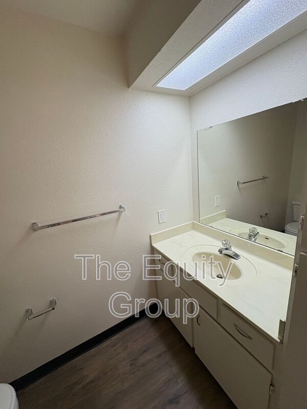 Building Photo - 4805 W Iris Ave