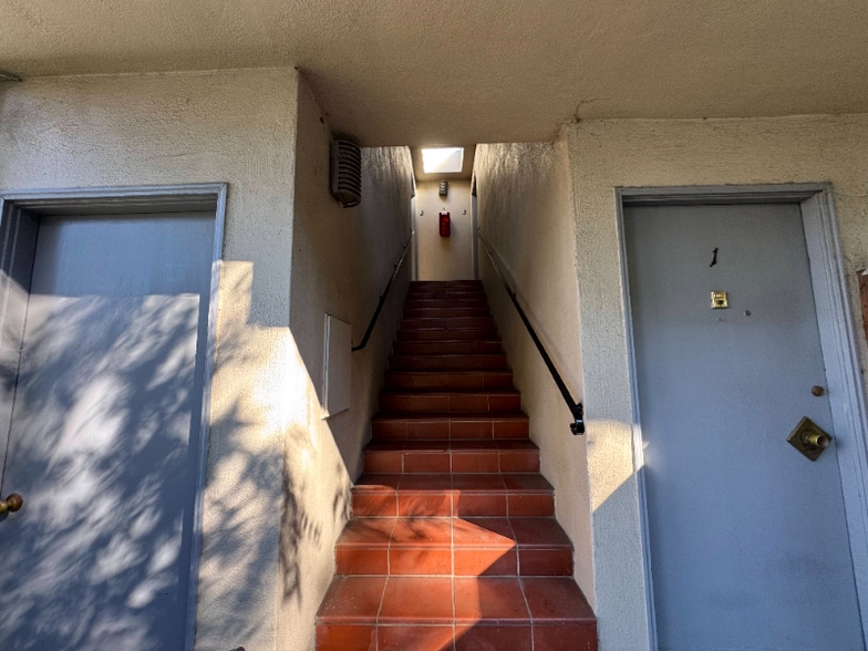 Building Photo - 860 Prospect Row