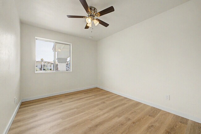 Building Photo - 3430 E Poinsettia Dr