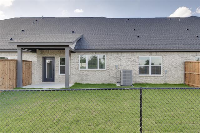 Building Photo - 4044 Clovis St