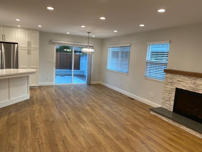 Building Photo - 1313 Lawton Ave