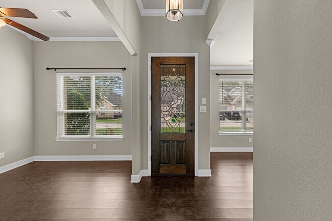 Building Photo - 2034 Que Manor Dr