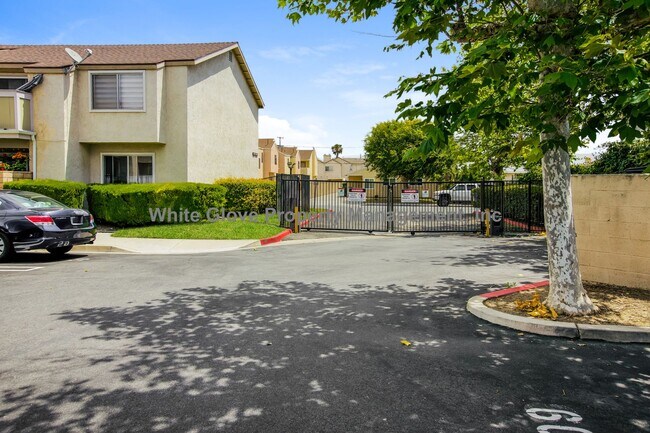 Building Photo - Charming 2-Bed Condo in Gated Cypress Community with Pool & Balcony