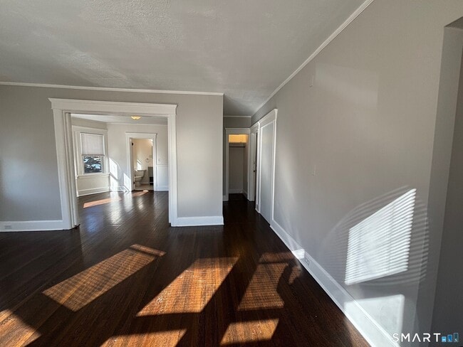 Building Photo - 52 Hoyt St