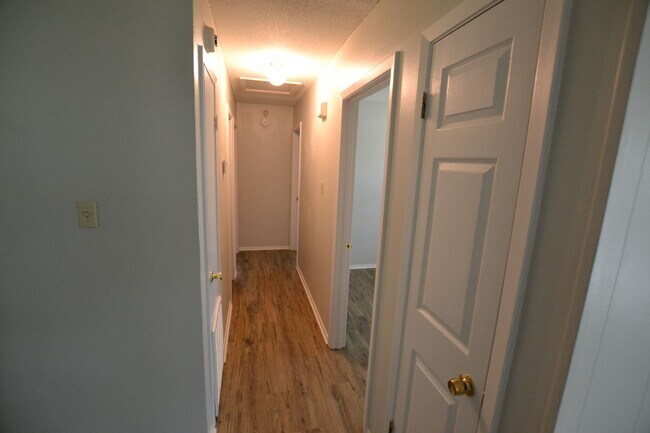 Building Photo - Location!  Location!  Newly updated, 3 bedroom, 1.5 bath home in Baker