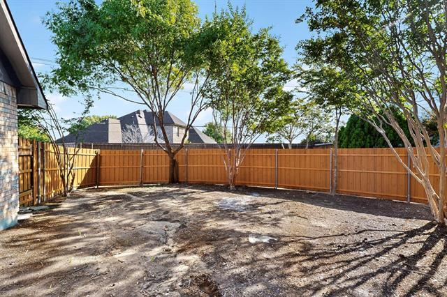Building Photo - 1009 Lake Bluff Dr