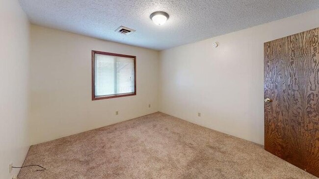 Building Photo - 2920 Ontario Ln