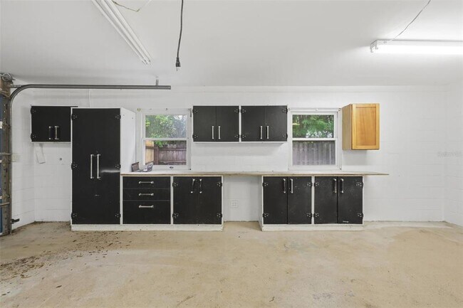 Building Photo - 550 E Minnesota Ave